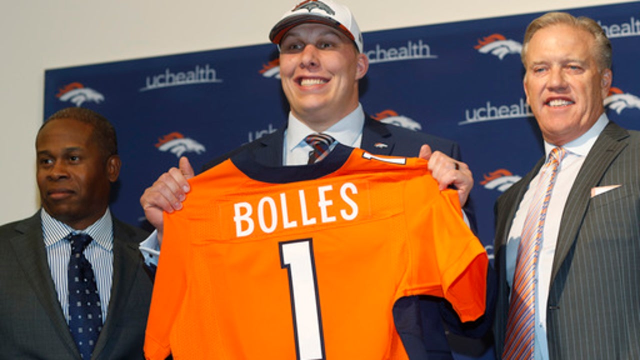 Broncos' Elway hoping to buck trend with pick of Walker